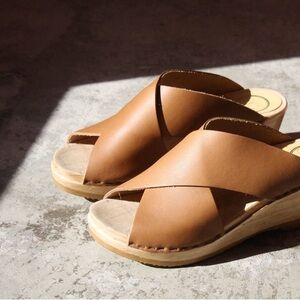 No. 6 Frida Wedge in Palomino